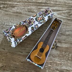 Ukulele Treasure Box